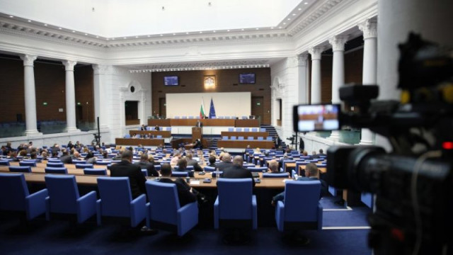 Дебатите за закона за образованието: Познават ли българите религията и разделя ли тя обществото